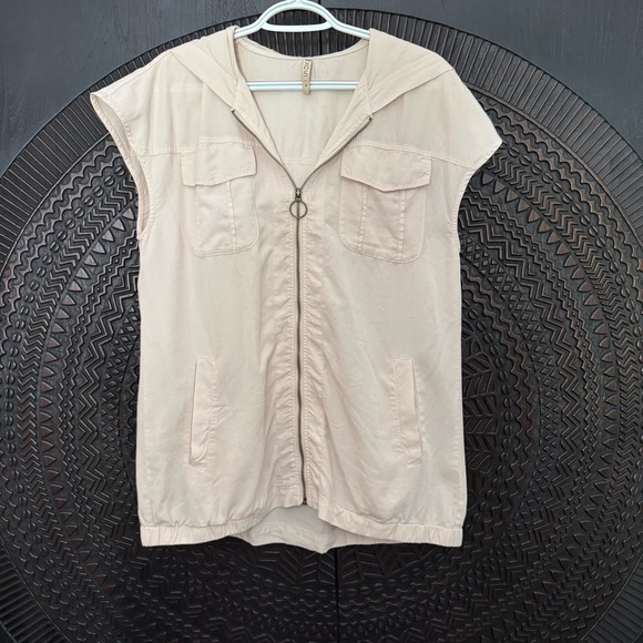 XCVI Drop Shoulder Full Zip Hooded Vest M Ivory Utility Cargo Lagenlook Gorpcore - Picture 1 of 12